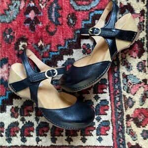 NWOT Dansko Black Mary Jane Strappy Clog Shoe Women’s Size EU 38 US 8 Wood Heel